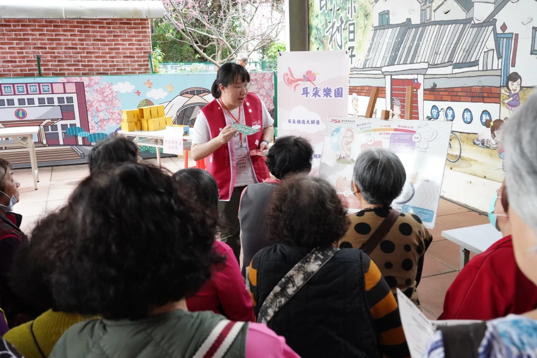 Foundation Audiologist Shares Hearing Care Knowledge and Ear Protection Tips with Seniors